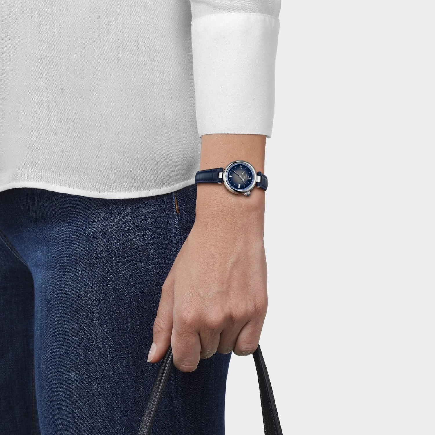 Desir Women Quartz Silver And Blue Dial Analog Leather Watch T1520101603801