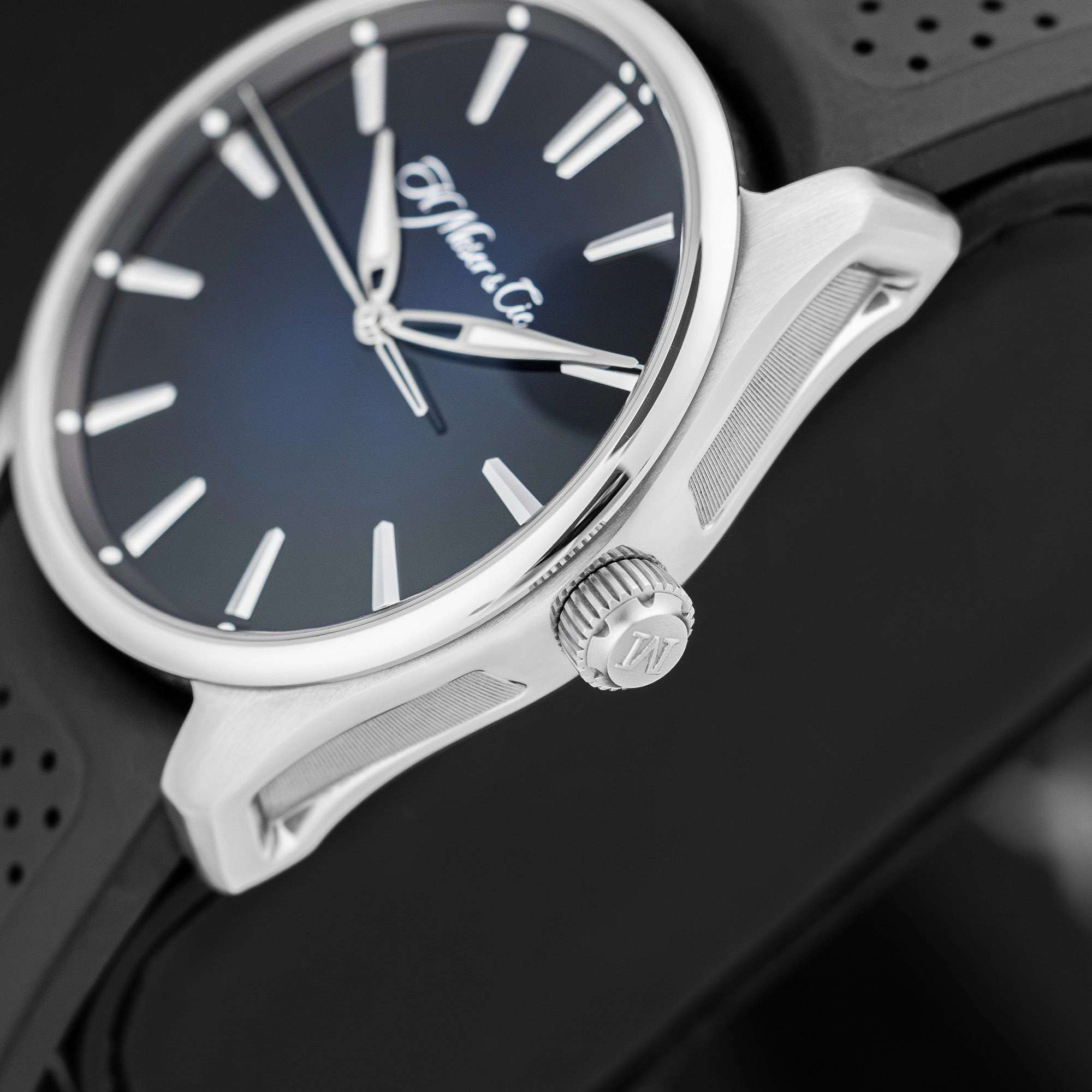 H.moser & Cie. Pioneer Centre Seconds 3200-1200