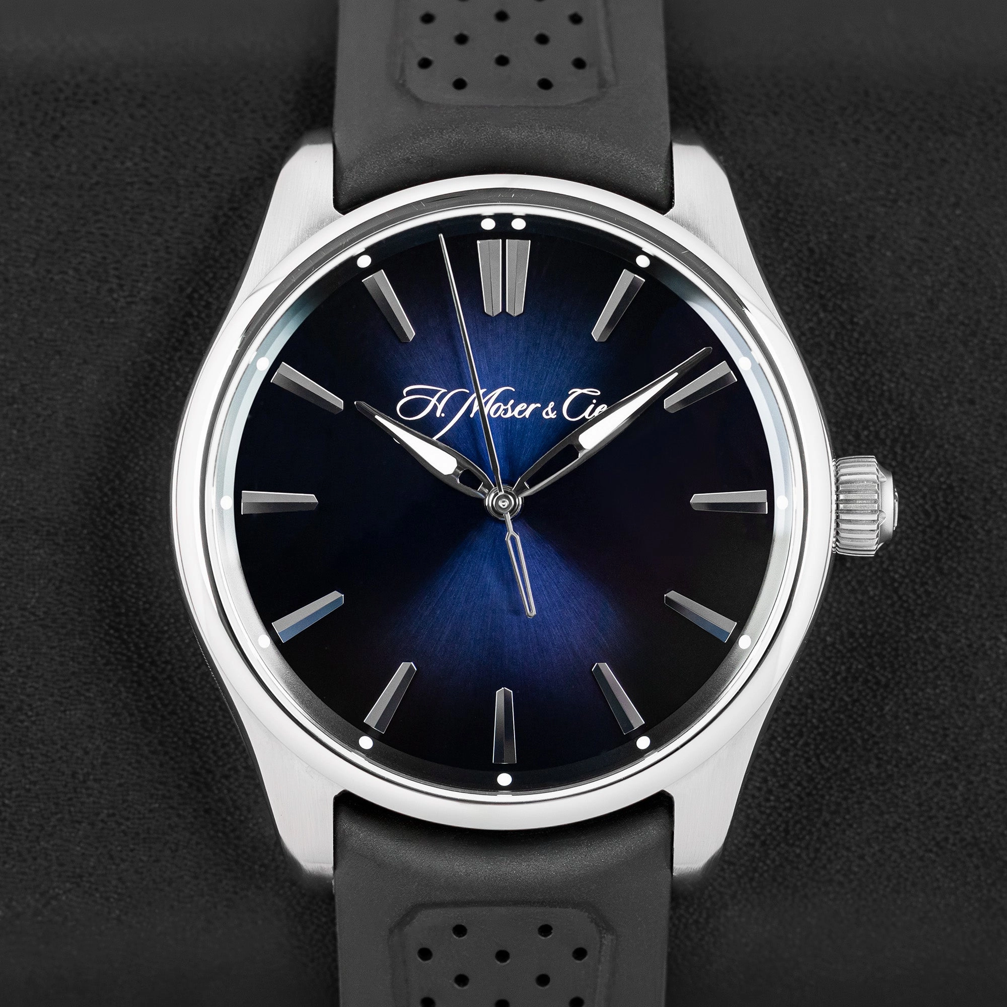 H.moser & Cie. Pioneer Centre Seconds 3200-1200