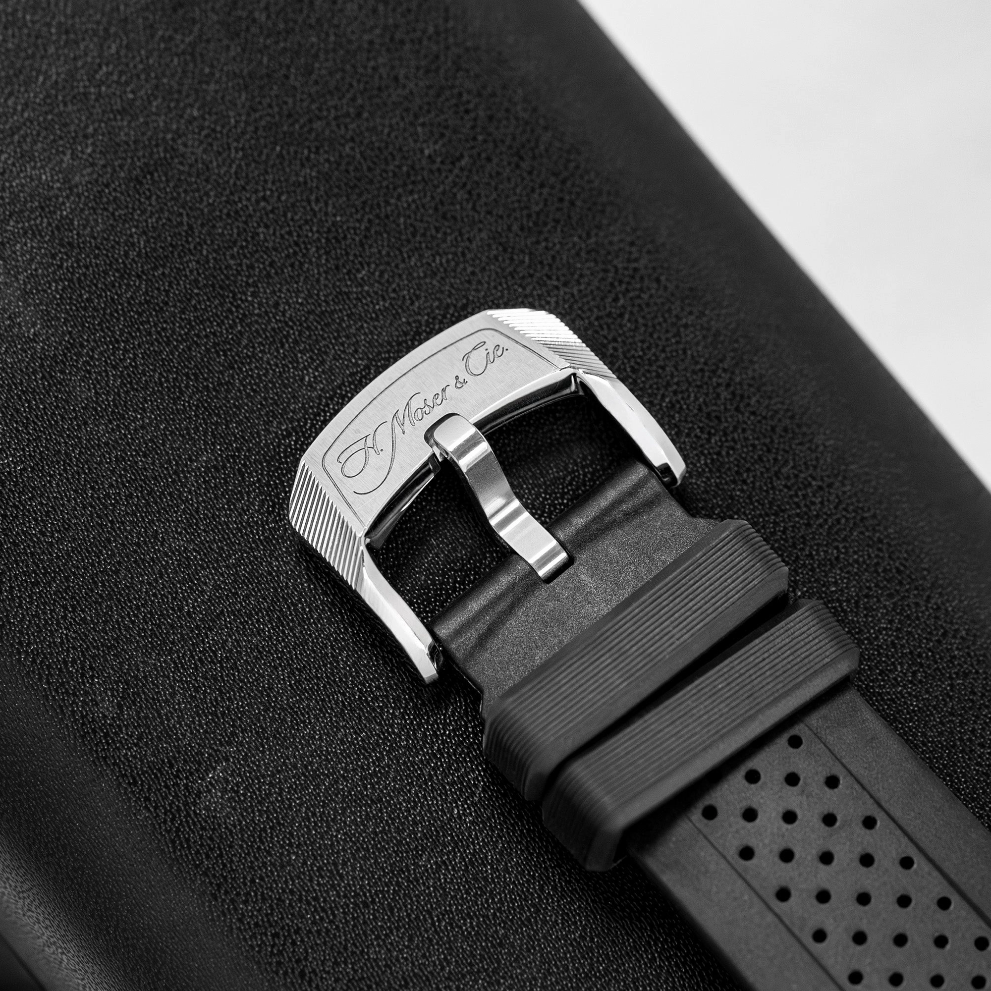 H.moser & Cie. Pioneer Centre Seconds 3200-1200