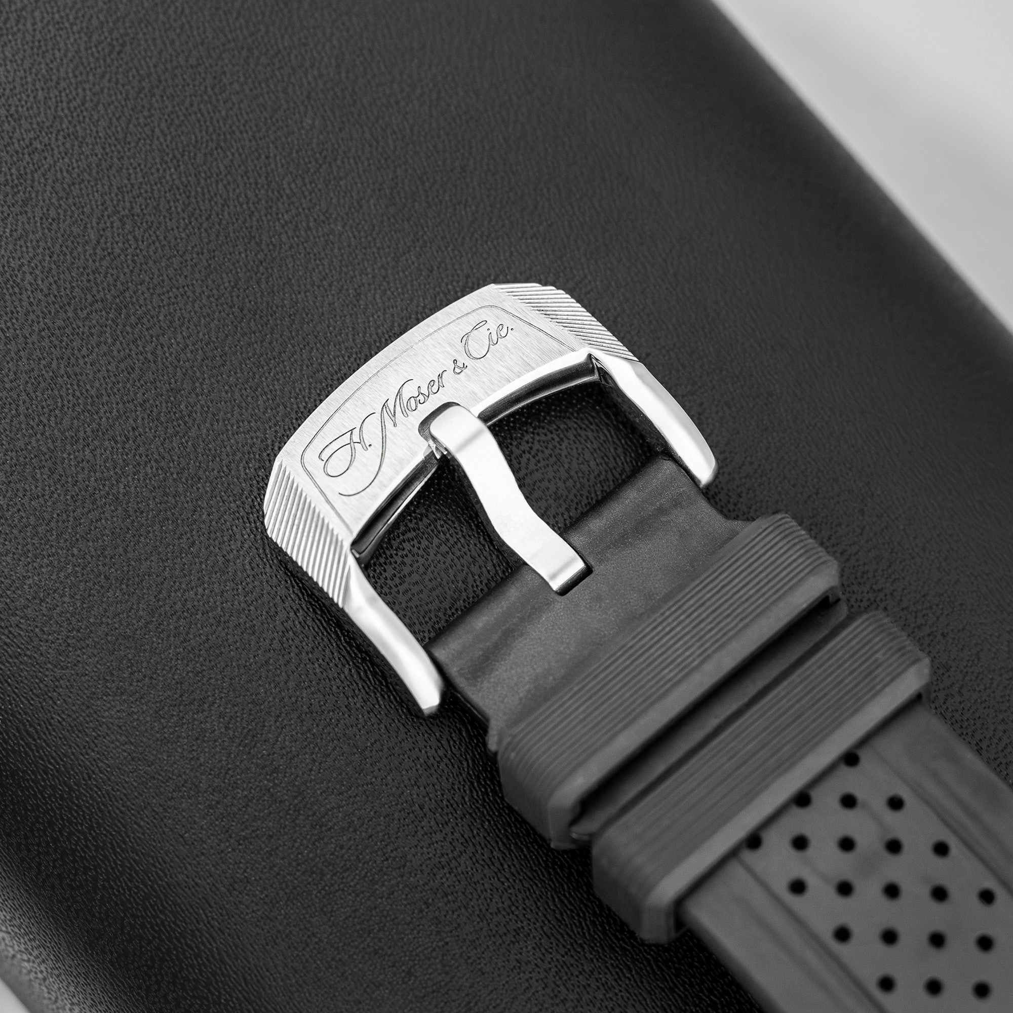 H.moser & Cie. Pioneer Centre Seconds 3200-1200