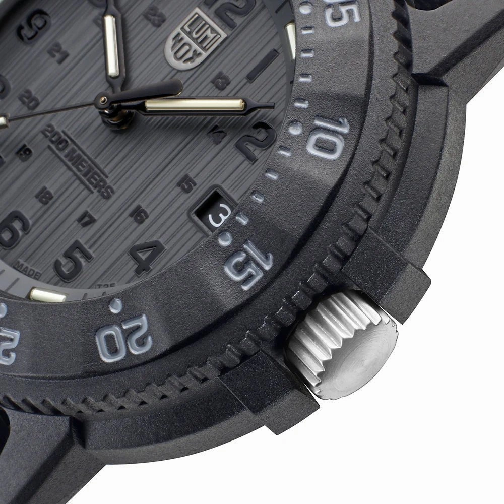 Limited Edition Luminox Original Navy SEAL CARBONOX Black Dial Rubber Strap Interchangeable Green NATO Strap Date Divers Quartz Mens Watch XS.3001.EVO.A.SET