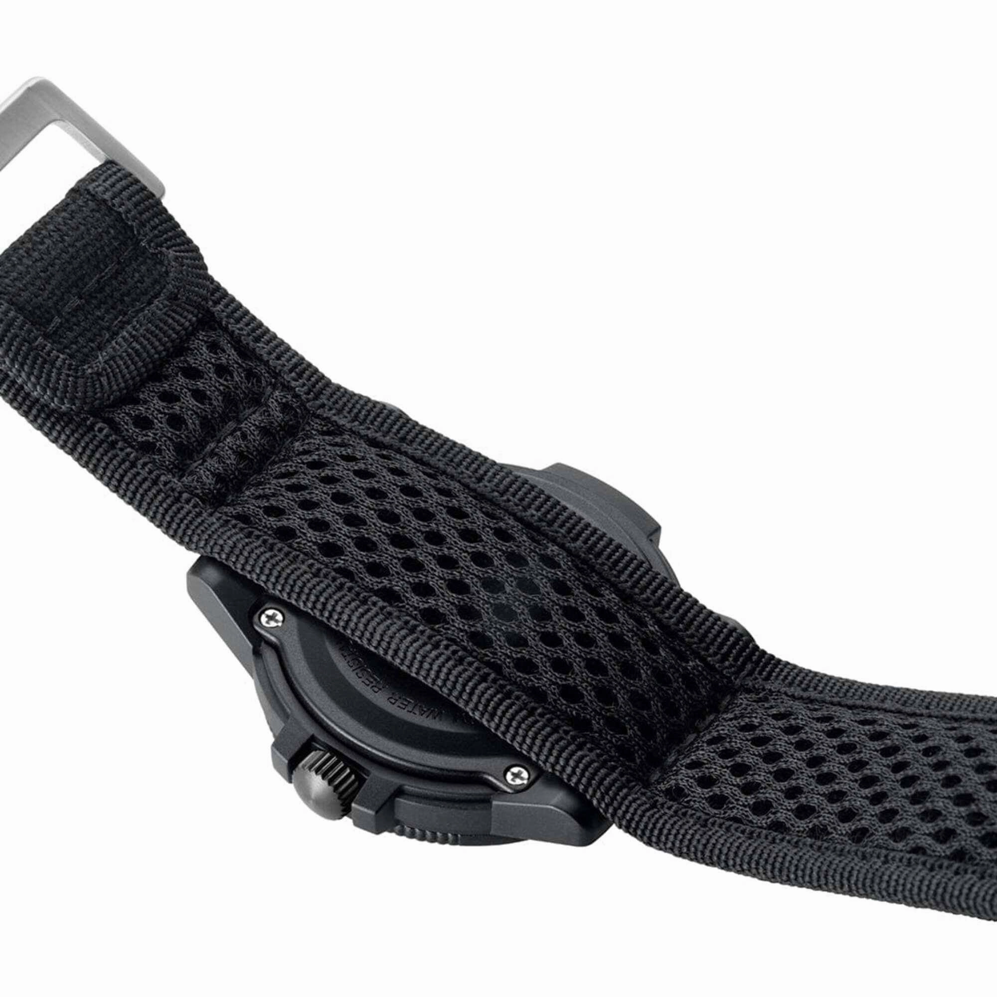 Luminox Men's Watch G Sea Bass Black Dial Velcro Fast Strap Date X2.2001.BO.F