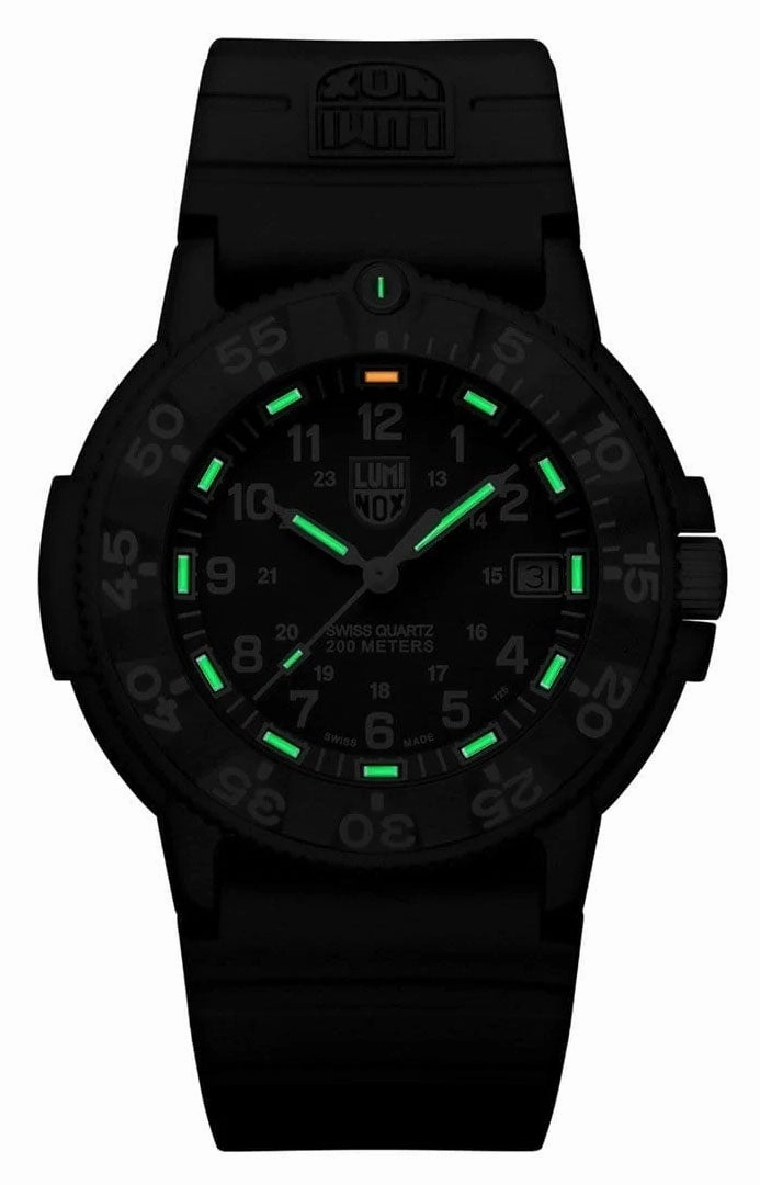 Luminox Original Navy Seal CARBONOX Black Rubber Strap Black Dial Date Divers Quartz Mens Watch XS.3001.F