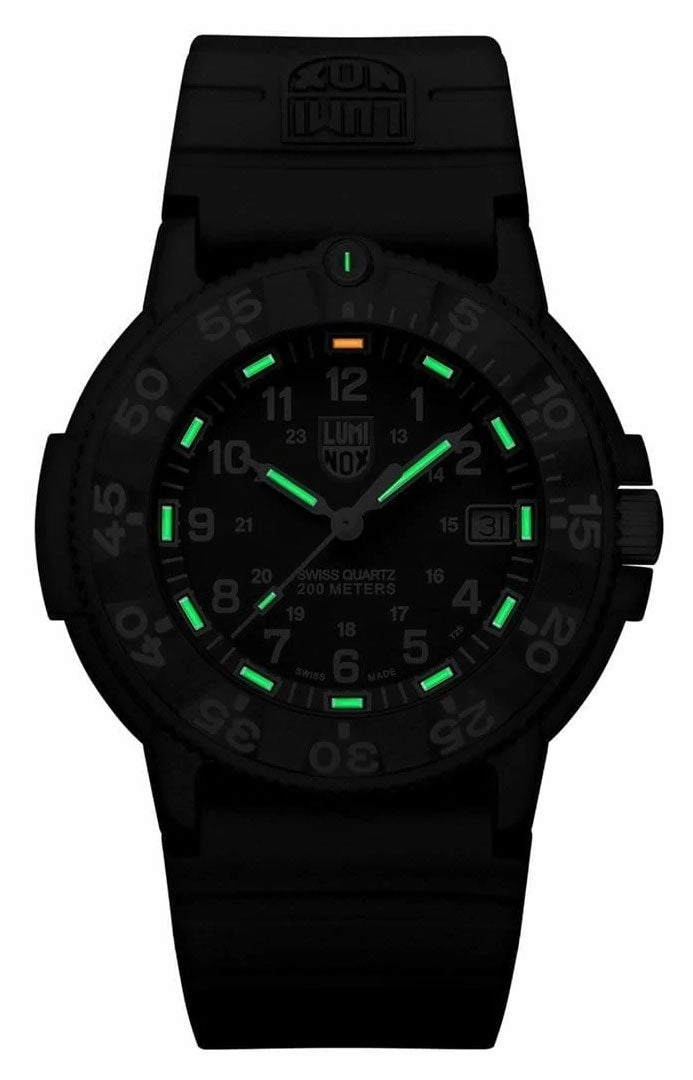 Luminox Original Navy Seal CARBONOX Black Rubber Strap Black Dial Date Divers Quartz Mens Watch XS.3001.F