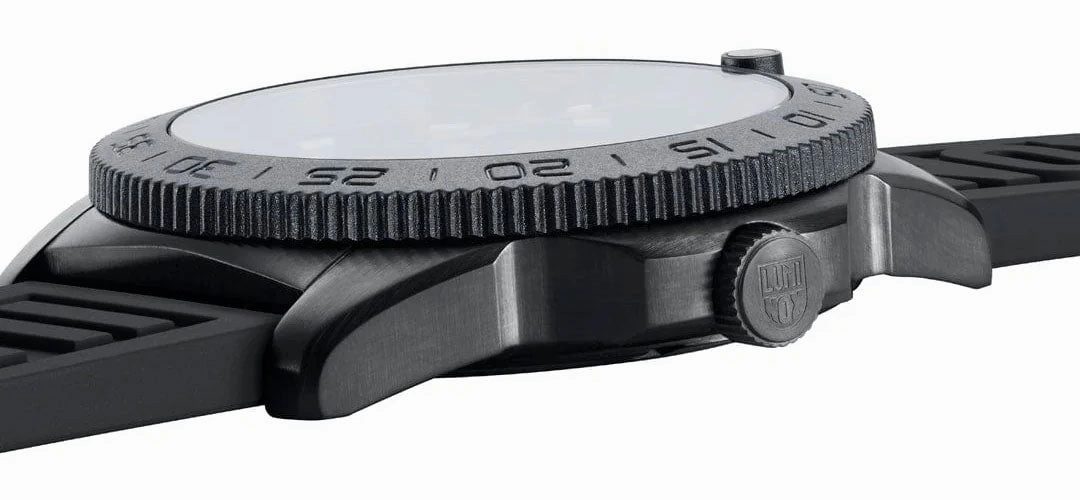 Luminox Pacific Diver Ion Plated Steel Black Dial Black Rubber Strap Date Quartz Mens Watch XS.3121.BO.1