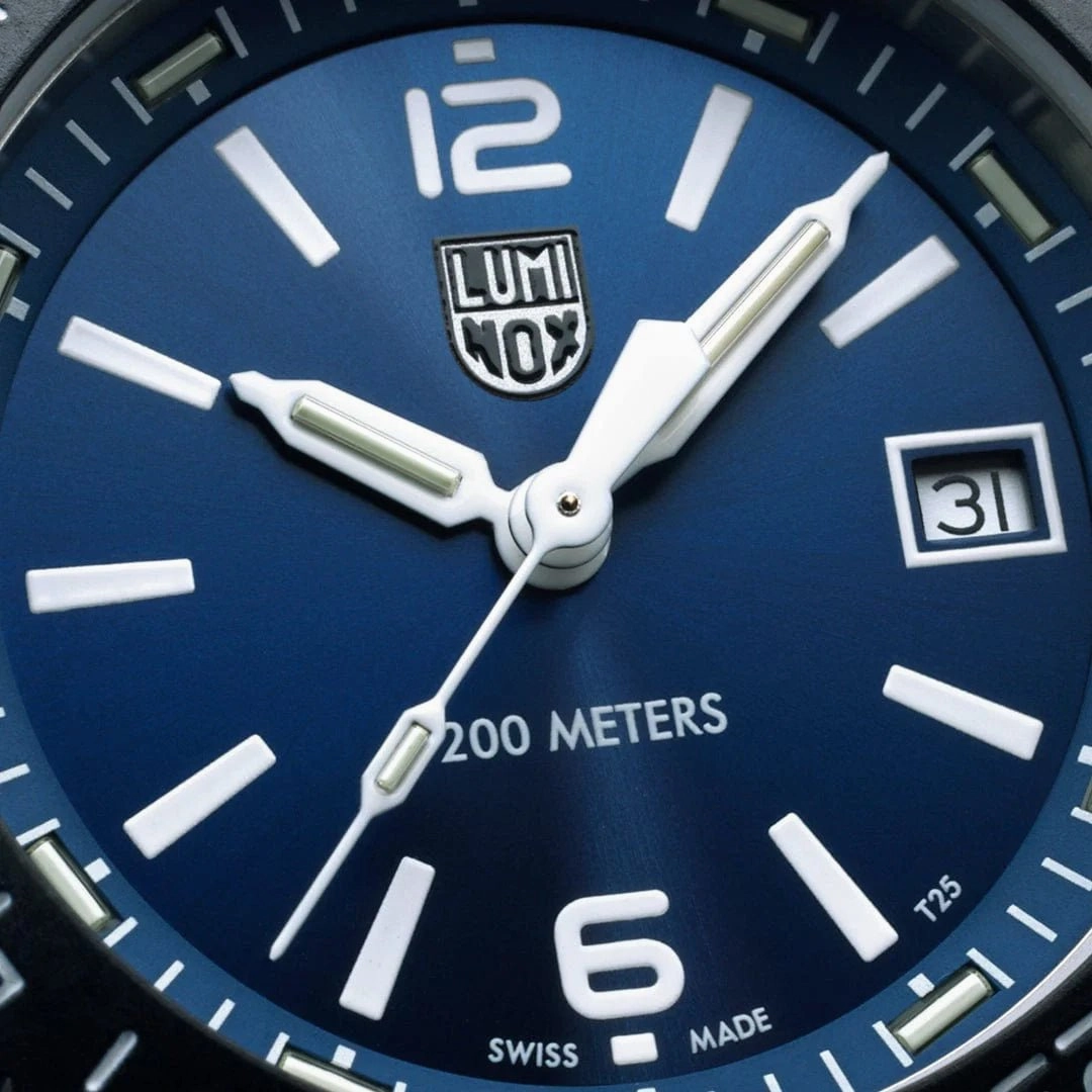 Luminox Pacific Diver Ripple Stainless Steel Blue Dial Interchangeable Blue Rubber Strap Date Divers Quartz Mens Watch XS.3123M.SET.1