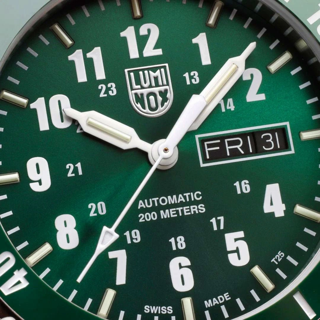 Luminox Sport Timer Automatic Stainless Steel Green Dial Day/Date Divers Mens Watch XS.0937