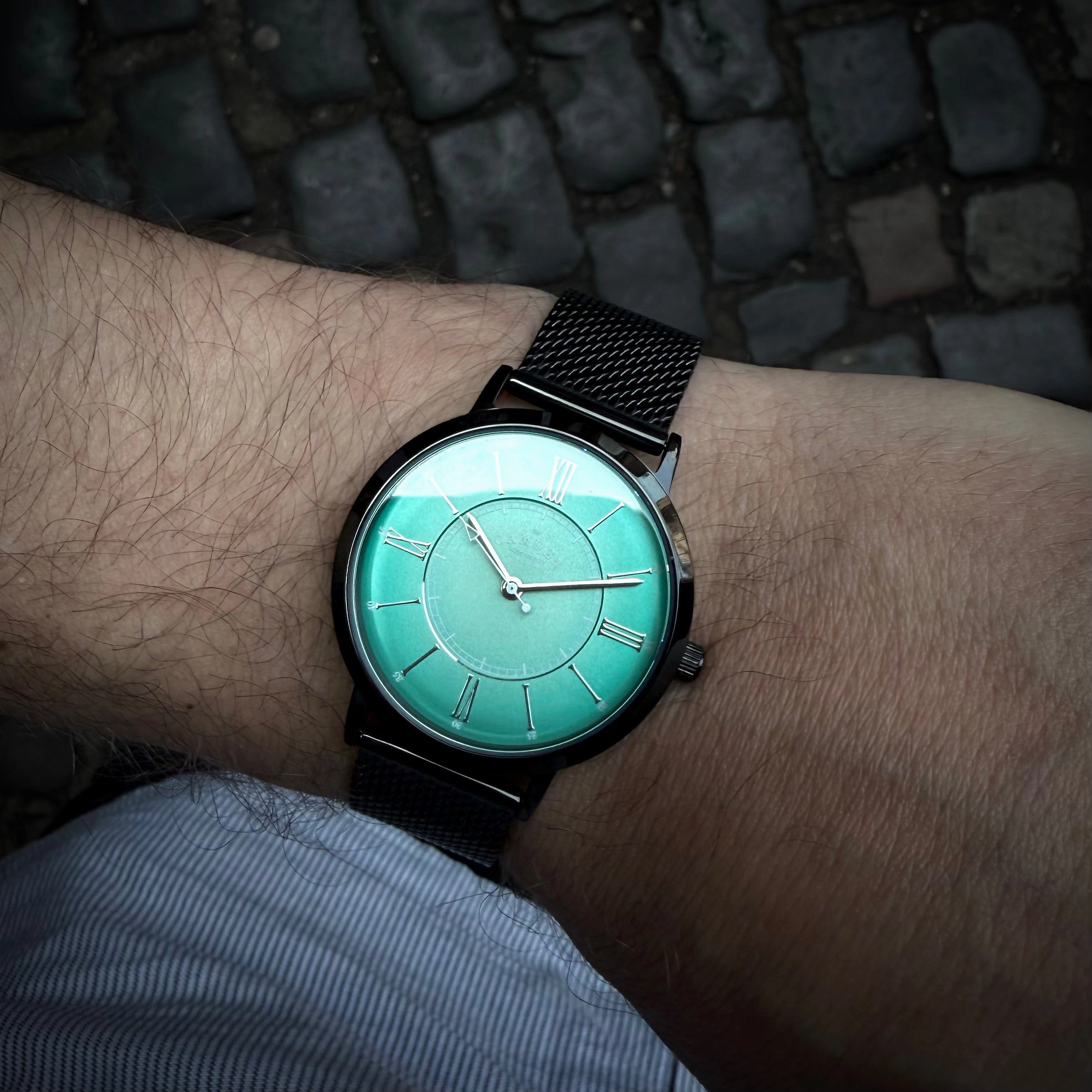No.27 Type II Teal and Black Mesh