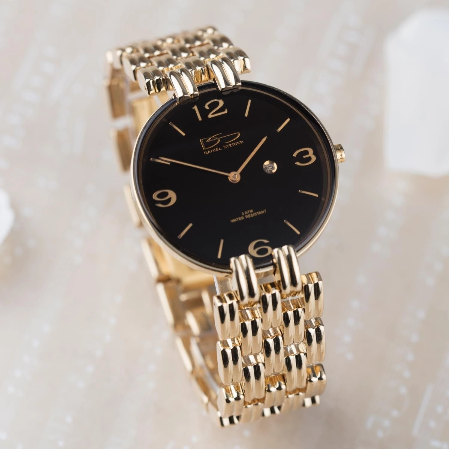 Renaissance Classic Yellow Gold / Black Watch