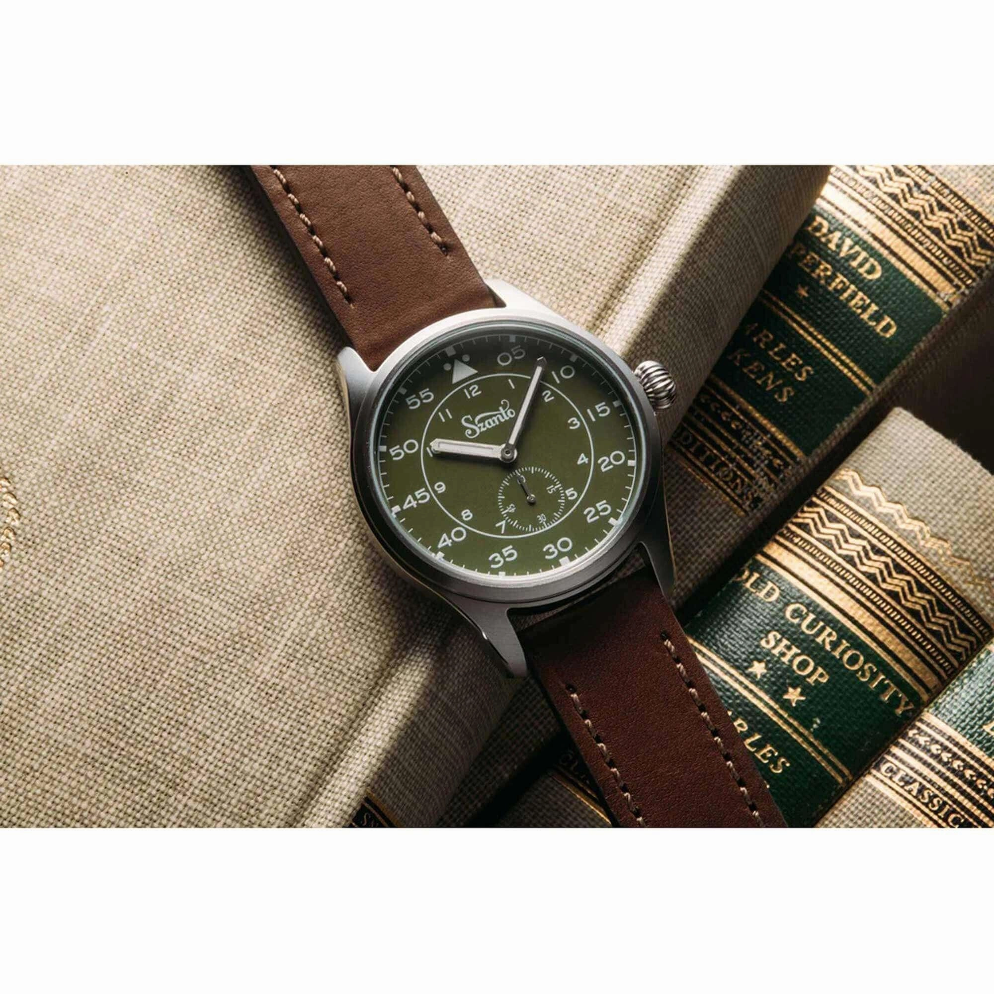 Szanto Men's Quartz Watch - Heritage Aviator Small Seconds Green Dial Strap | SZ 2755