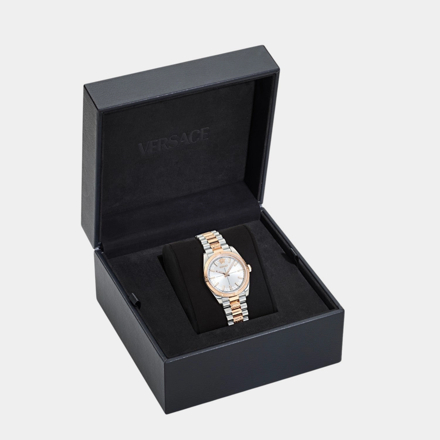 Women Quartz White Dial Analog Stainless Steel Watch VE0E00525